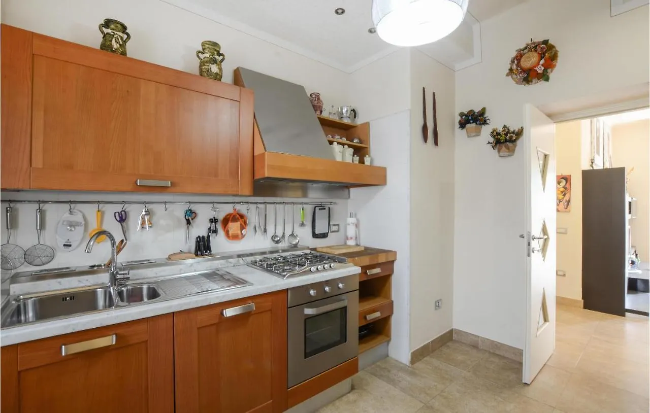 3 Bedroom Lovely Apartment In Viareggio Italy