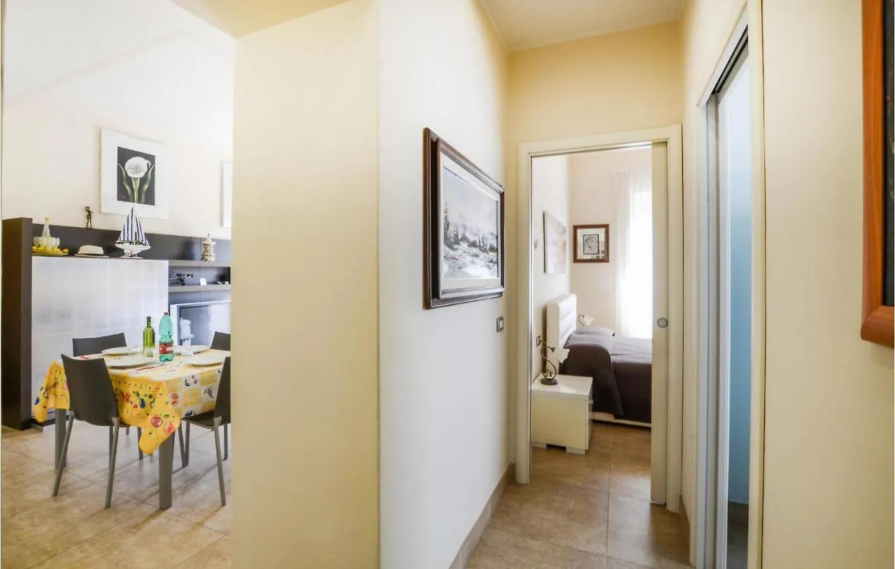 3 Bedroom Lovely Apartment In Viareggio