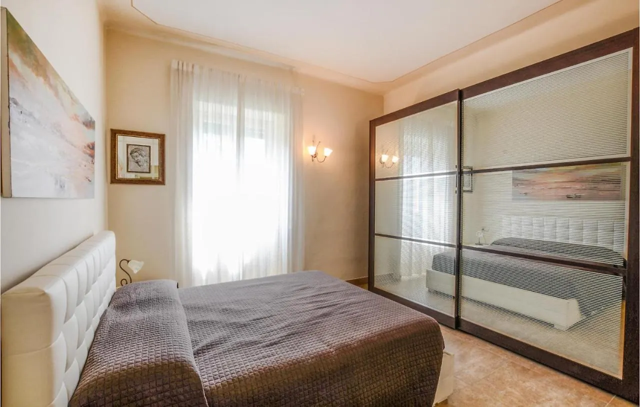 3 Bedroom Lovely Apartment In Viareggio